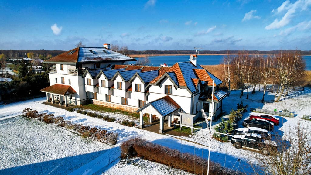Sylwester na Mazurach American Dream w kameralnym hotelu nad jeziorem 2 noce — zdjęcie 1