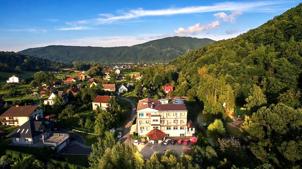 Sylwester w górach Beskidach nocleg z wyżywieniem i Zabawą